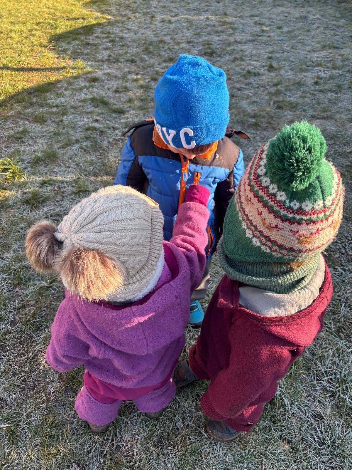 Kinder entdecken gemeinsam